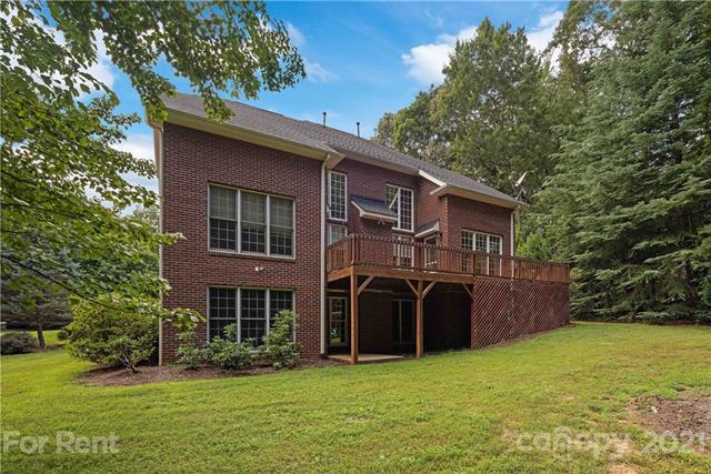 Building Photo - 904 Woodvine Rd