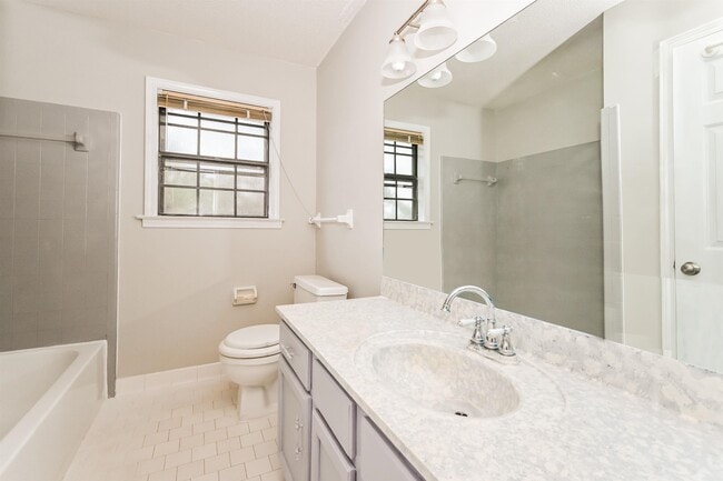 Building Photo - 499 Bedlington Dr