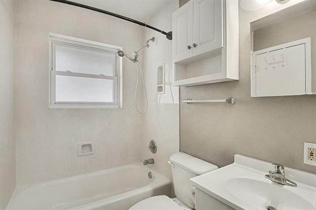 Building Photo - 1202 Crane Dr