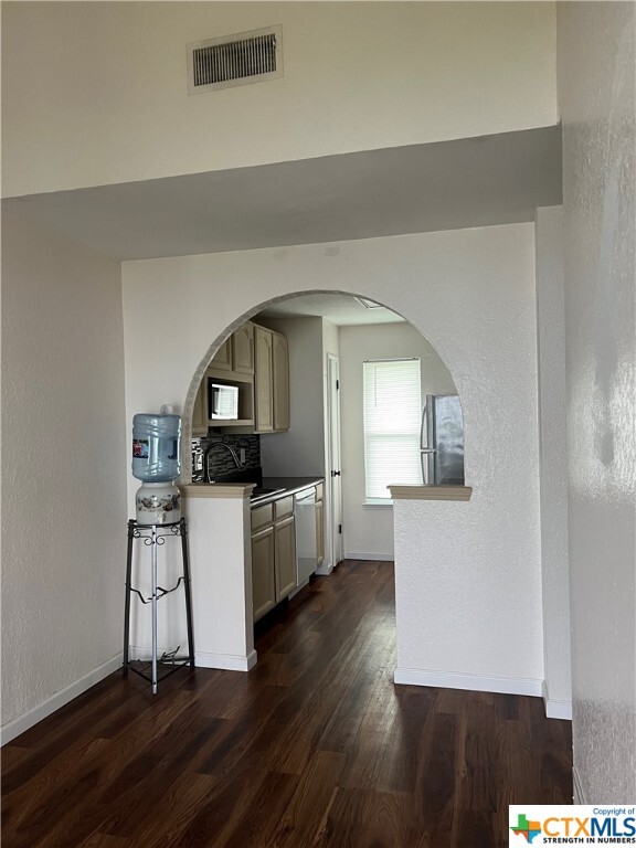 Building Photo - 2216 Cimmaron Dr