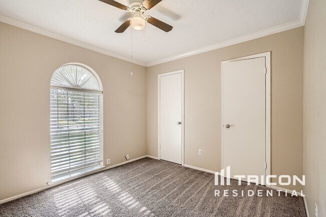 Building Photo - 2824 Sugar Wood Dr