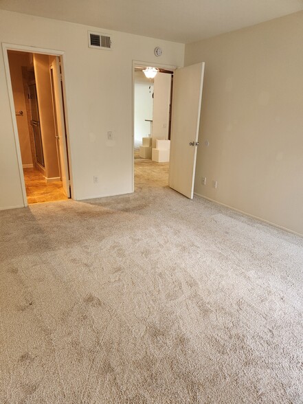 Building Photo - 6416 Friars Rd