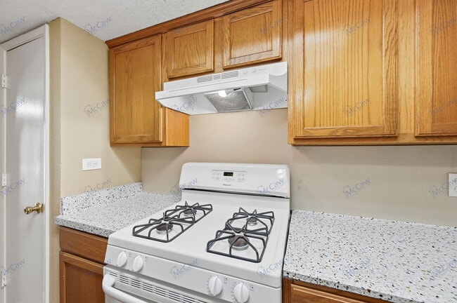 Building Photo - 207 Evelyn St