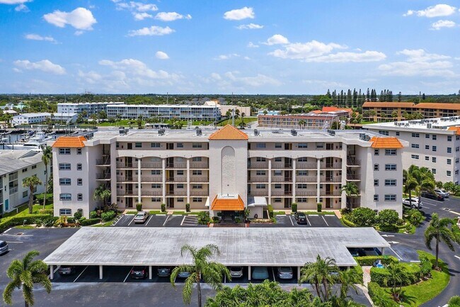 Building Photo - 29 Yacht Club Dr