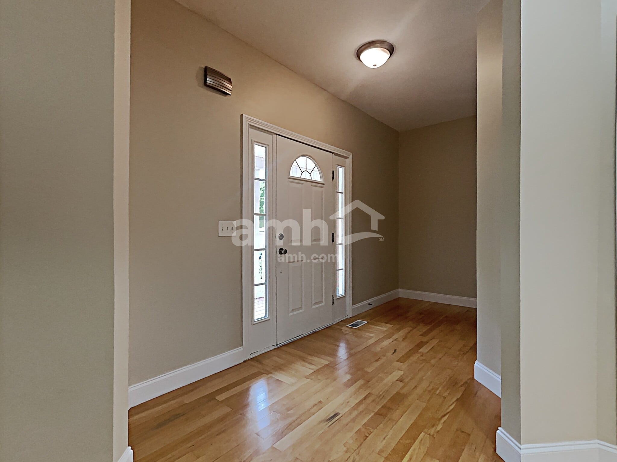 Building Photo - 8123 Chestnut Hill Ln
