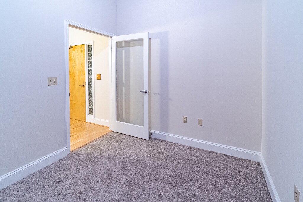 Secondary bedroom - 306 N 26th St