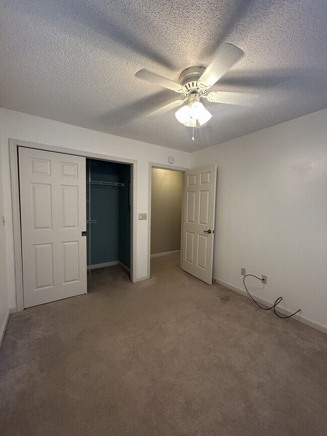 Building Photo - 140 Havenridge Cir