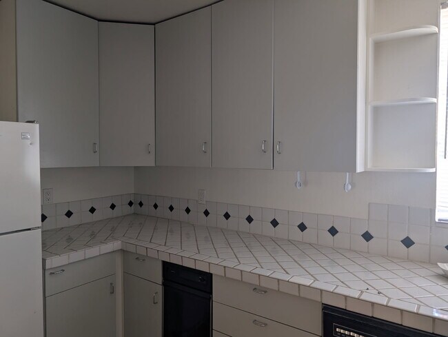 Building Photo - 14656 La Maida St