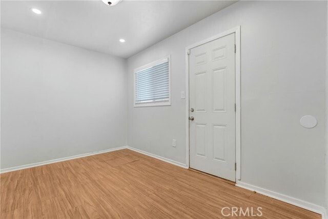 Building Photo - 660 S La Verne Ave