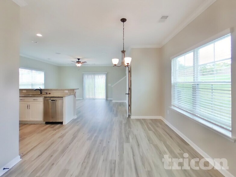 Building Photo - 437 N Ivestor Ct