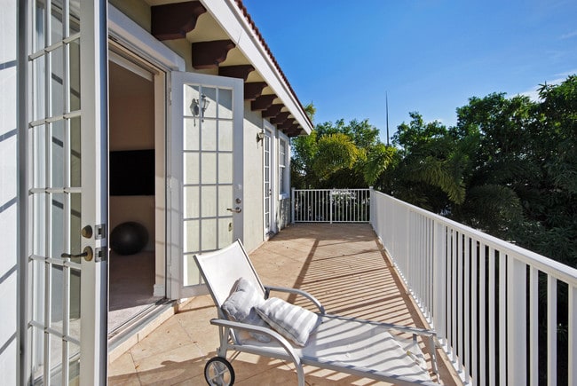 Building Photo - 516  Flamingo Drive