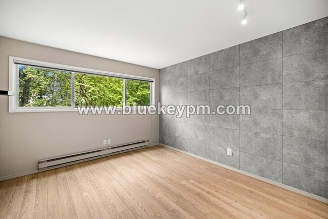 Building Photo - 2 Bed, 1 Bath Condo at Franciscan Condomin...