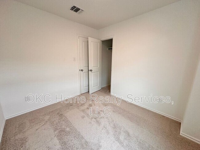 Building Photo - 2318 Wolford Ct