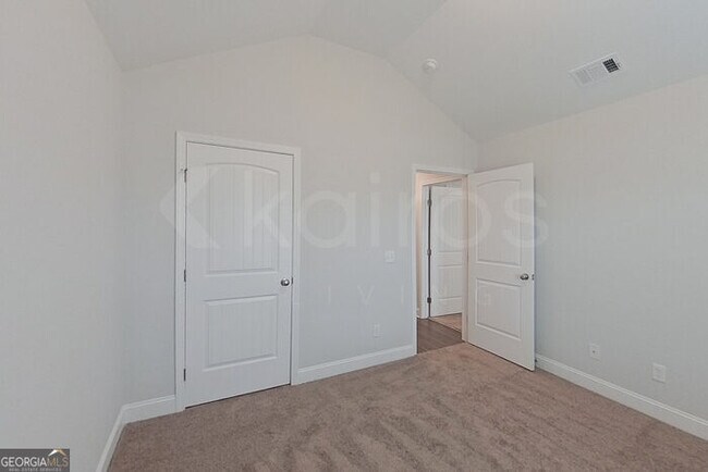 Building Photo - 106 Western Red Cedar Dr