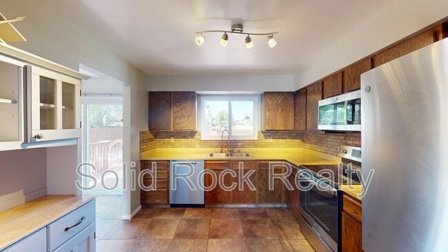 Building Photo - 7284 Sioux Cir S
