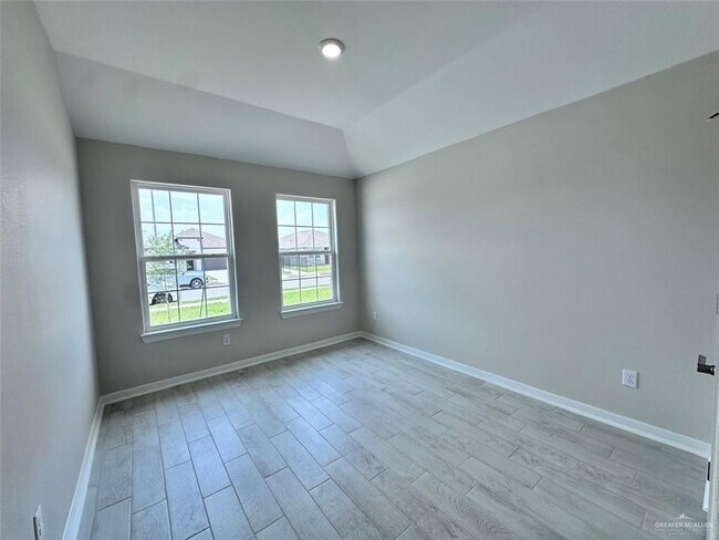 Building Photo - 8329 N 35th Ln