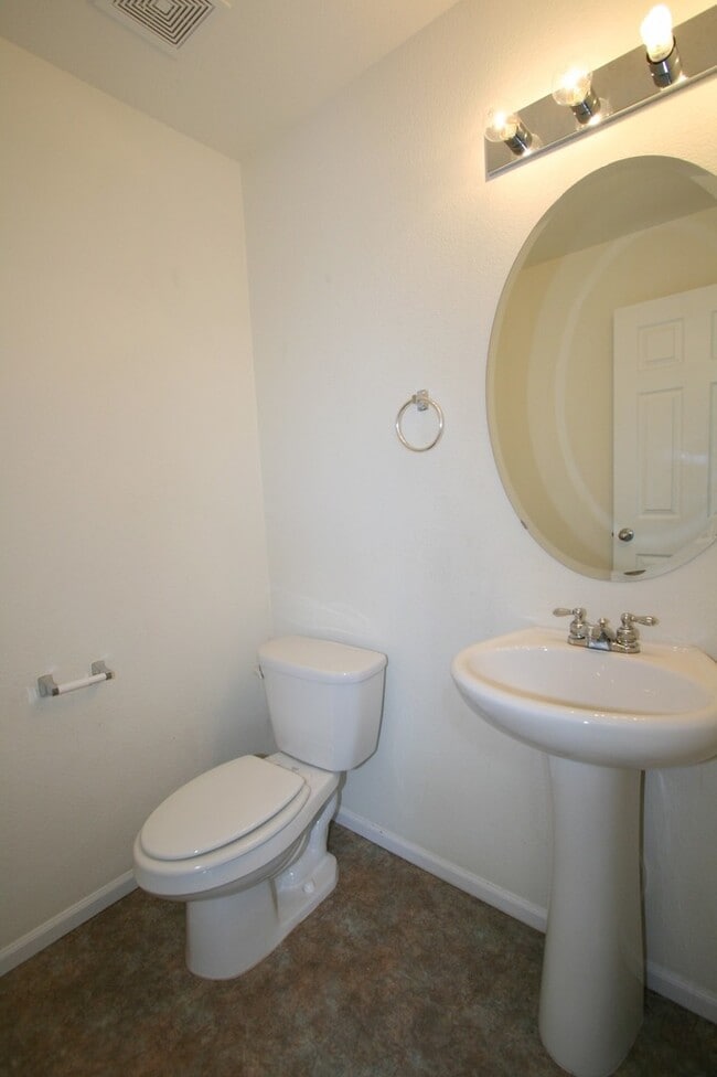 Building Photo - Beautiful 4 bedroom home available in Peyton!