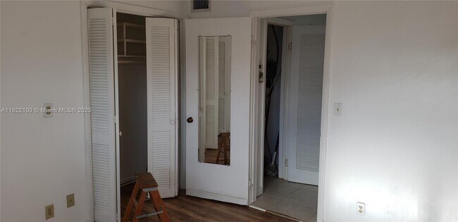 Building Photo - 467 Golden Isles Dr