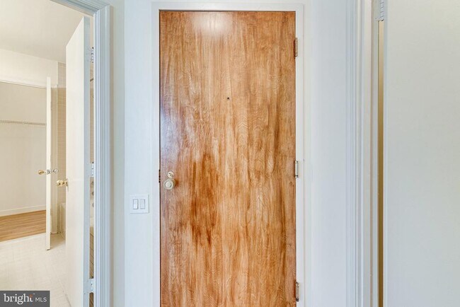 Building Photo - 955 26th St NW