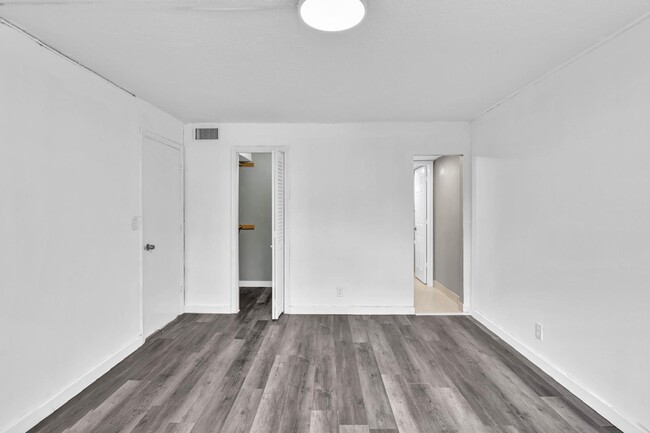 Building Photo - 5100 SW 64th Ave