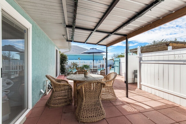 Building Photo - 217 Carol Pl