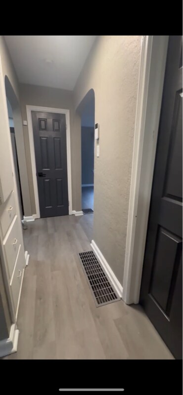 Building Photo - 2555 Avalon Pl