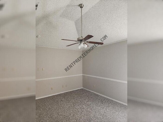 Building Photo - 1805 Dorchester St