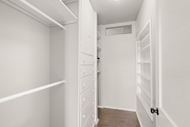 Building Photo - 1509 Mulcahy St