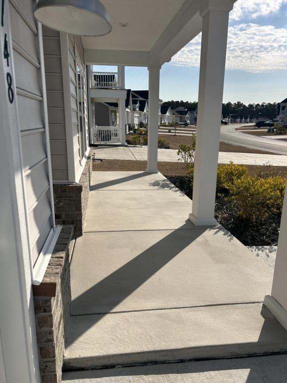 Building Photo - 748 Isle Verde Dr