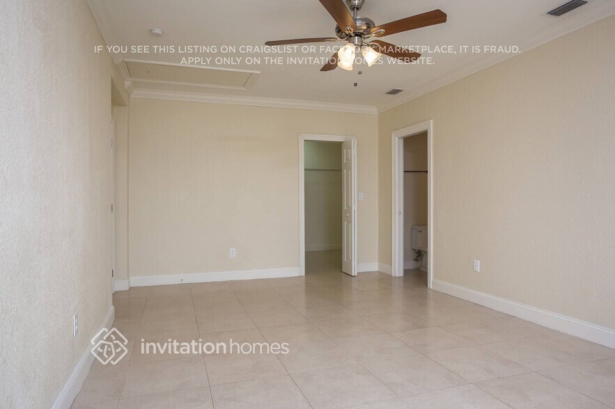 Building Photo - 10900 SW 42nd St