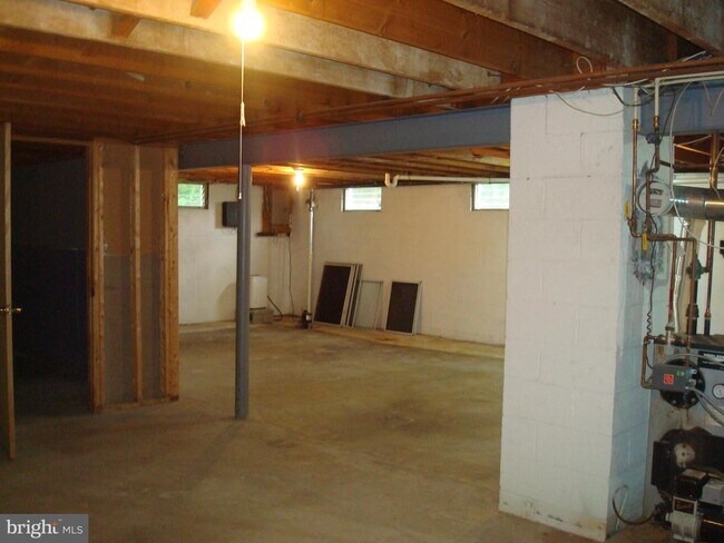 Building Photo - 1158 Horseshoe Pike