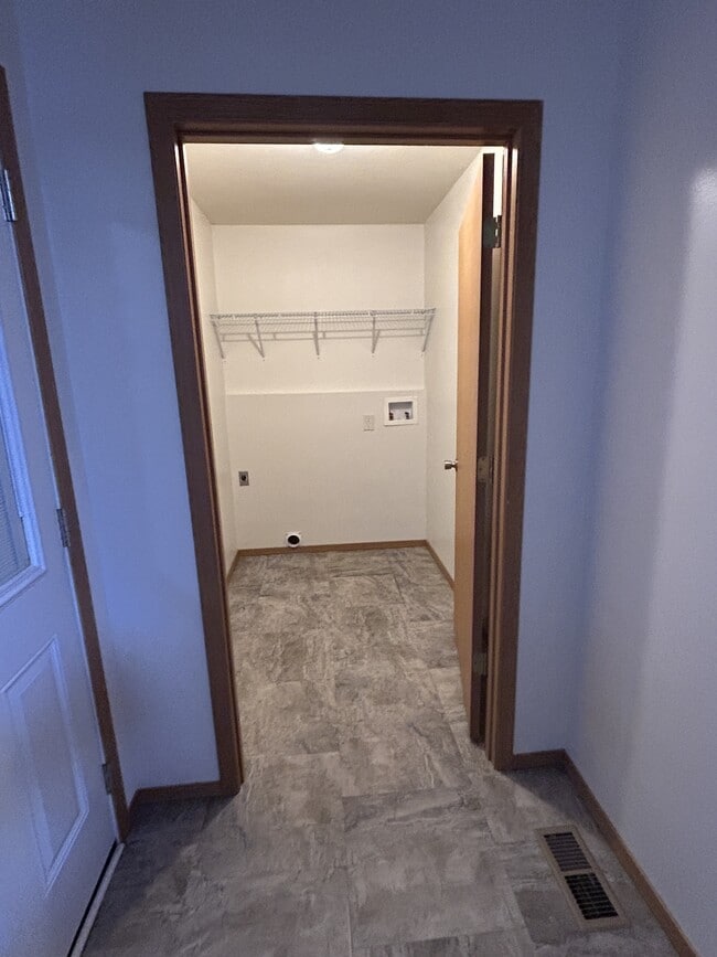 Building Photo - 519 Cherry St