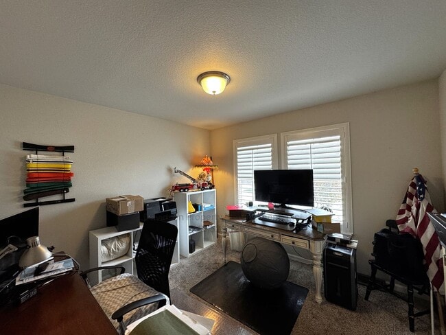 Building Photo - Stunning 3 Bedroom Patio Home Located in N...