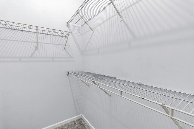 Building Photo - 1600 Long Grove Dr