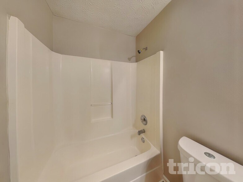 Building Photo - 1219 Catalina Pkwy