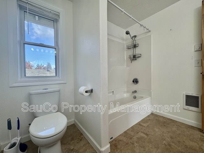 Building Photo - 992 S Palmetto St