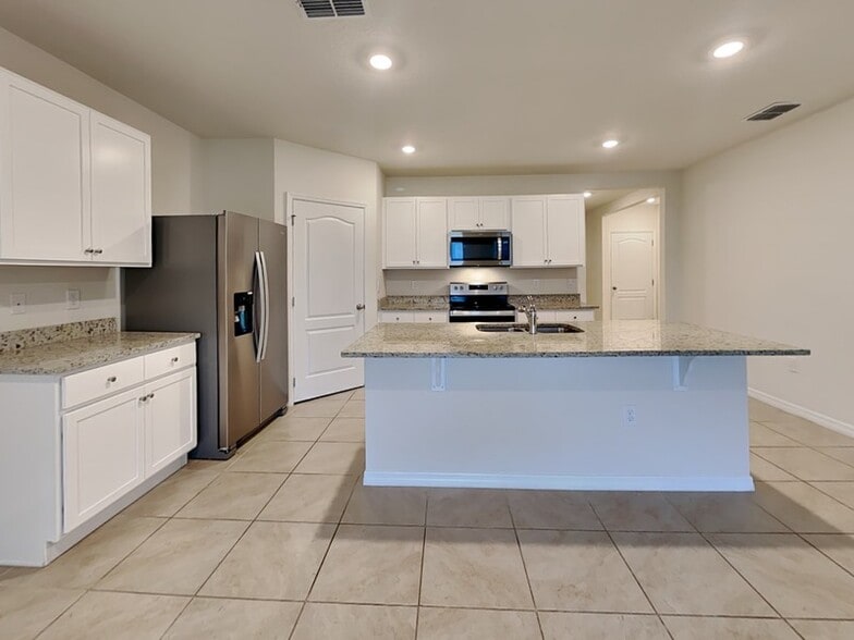 Building Photo - 1417 Sugarwood St