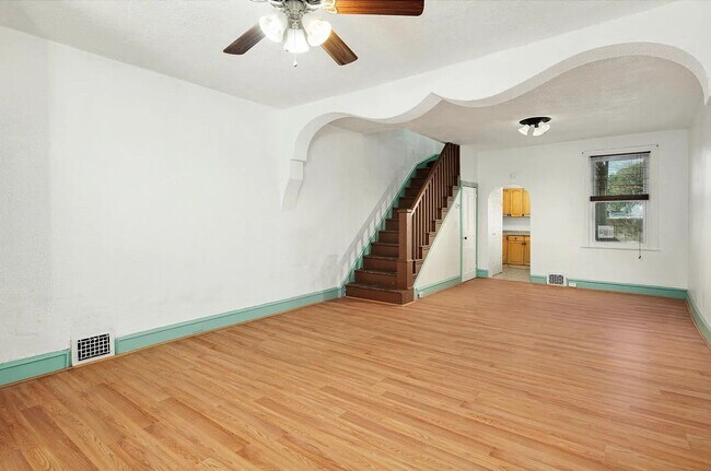 Building Photo - Four Bed Norris Square Home