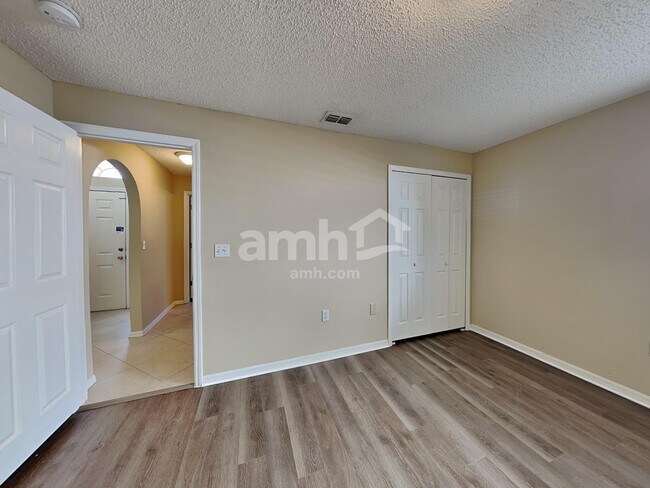 Building Photo - 5276 Mansford Pl
