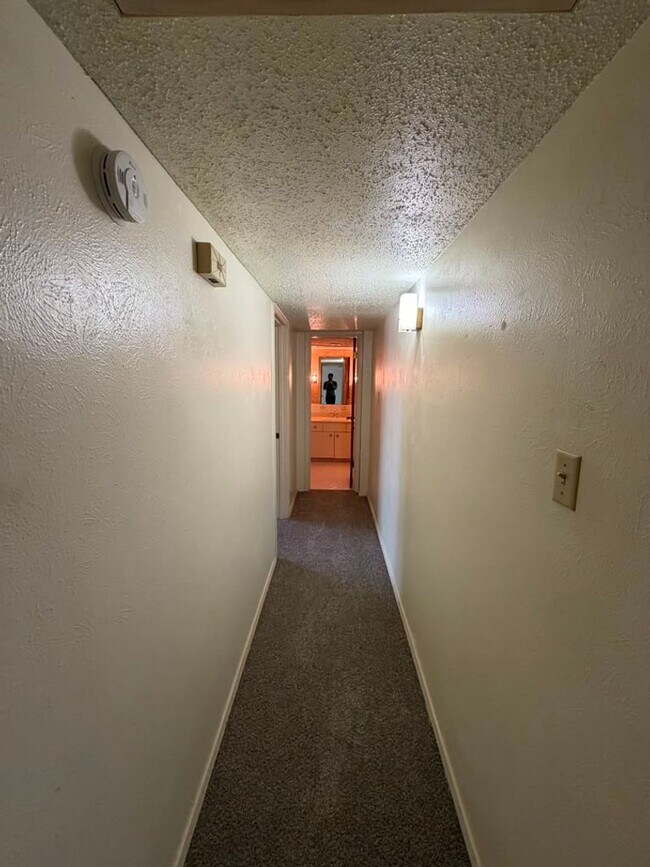 Building Photo - 5819 Sandhurst Ln