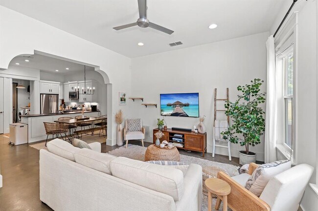 Building Photo - 3206 Garden Villa Ln