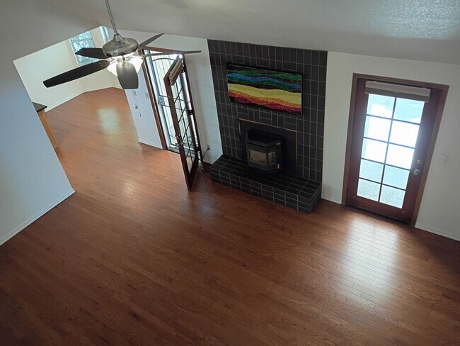 Building Photo - Excellent Fair Oaks Location 3 Bedroom Home!