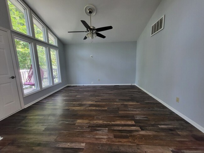 Building Photo - 3106 Point Clear Dr