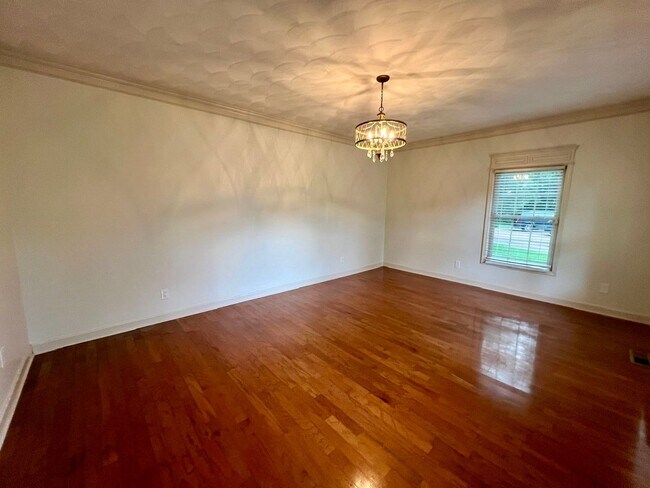 Building Photo - 1302 Honeywood Pl