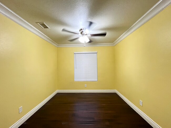 Building Photo - RV T 7640