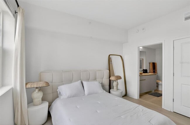 Building Photo - 5579 Millennia Park Dr