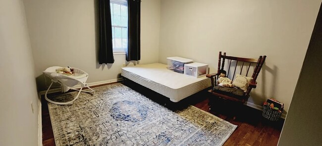 Room 2 - 9177 Collington Sq