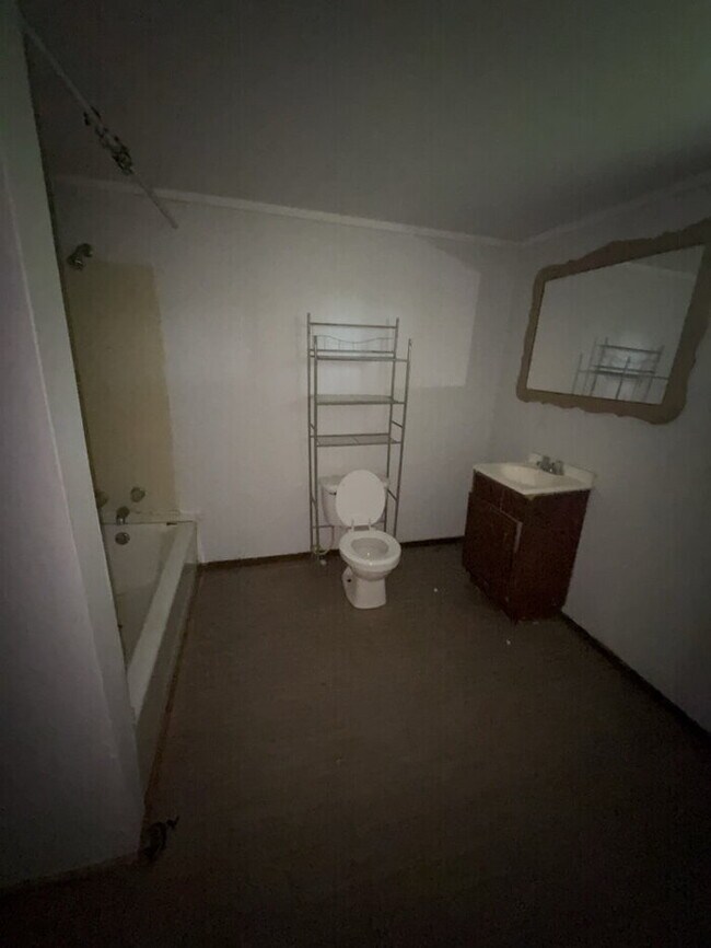 Building Photo - 2 Bedroom 1 Bathroom house in Laurens