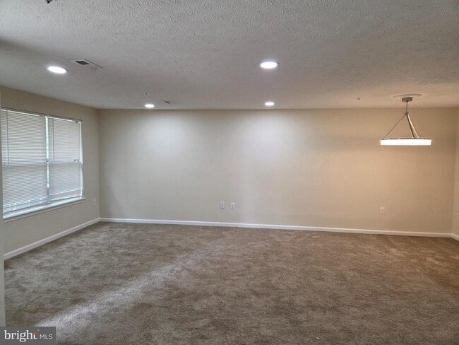 Building Photo - 4604 Deepwood Ct