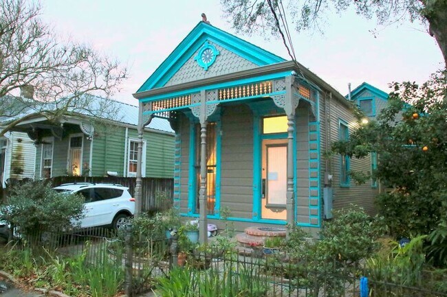 Primary Photo - 922 Adams St